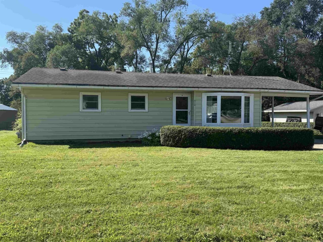 Property Photo: 410 West Cherry Street Wi WI 53511
