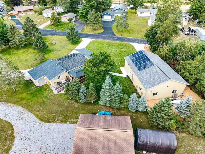 Property Photo:  923 Essex Court  WI 54457 