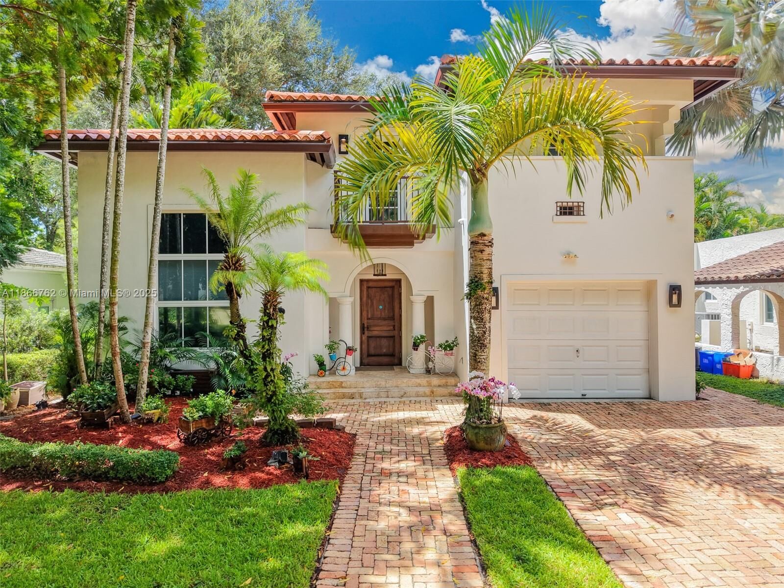 Property Photo: 1426 Milan Ave FL 33134