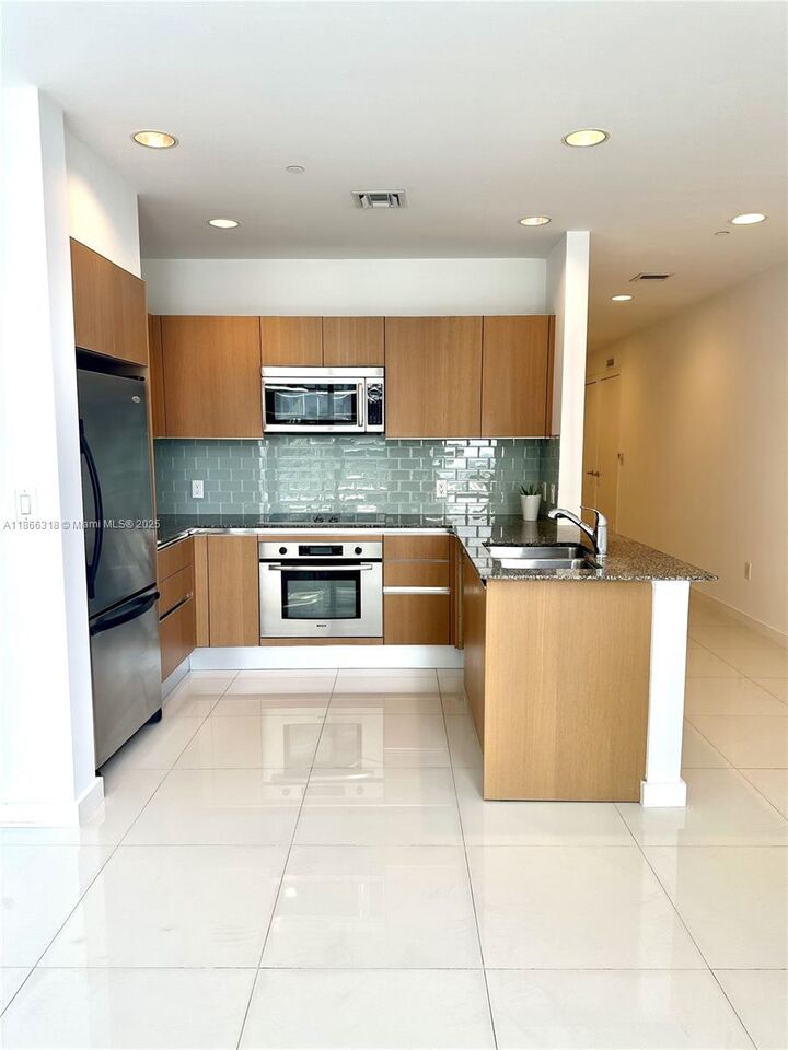 Property Photo: 1050 Brickell Ave 3416 FL 33131
