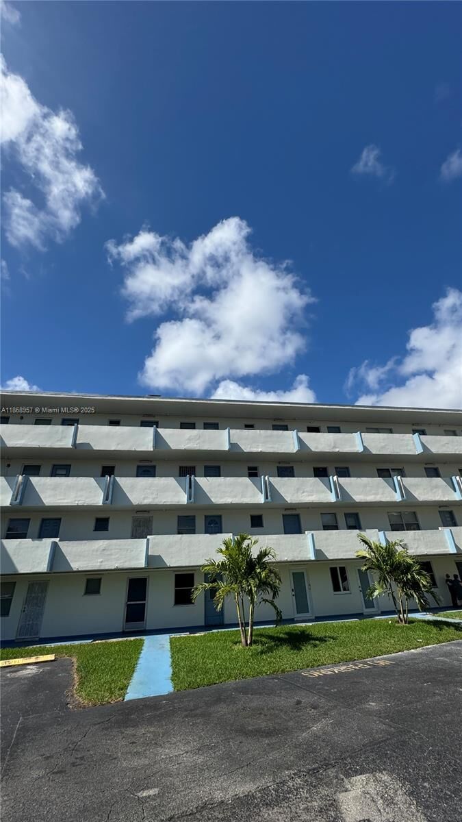 Property Photo: 1701 NE 191st St A214 FL 33179
