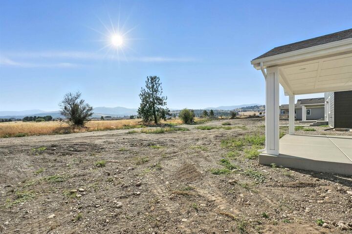 Property Photo:  1778 N Umatilla St  WA 99019 