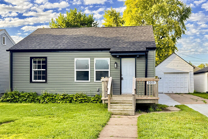 3015 Ave G  Council Bluffs IA 51501 photo