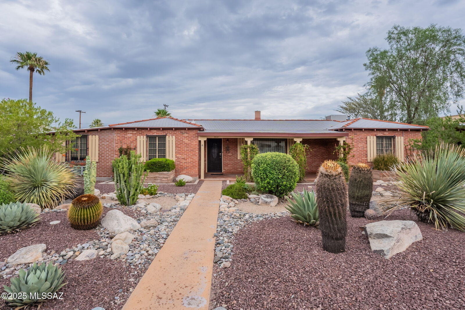 Property Photo: 3021 E 2nd Street AZ 85716