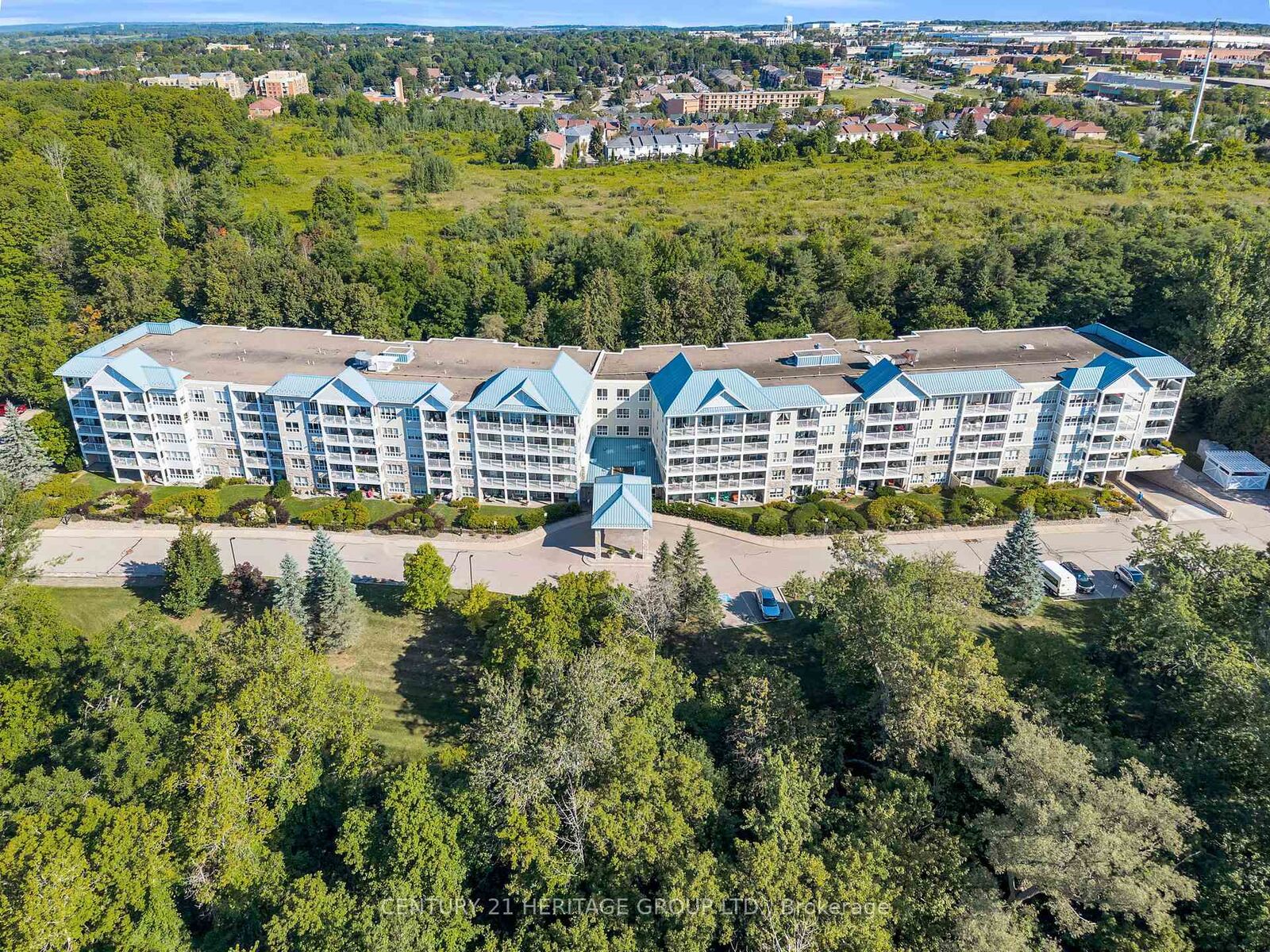Property Photo: 900 Bogart Mill Trail 501 ON L3Y 8V5