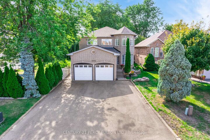 1602 Oakburn Street  Pickering ON L1V 6M9 photo