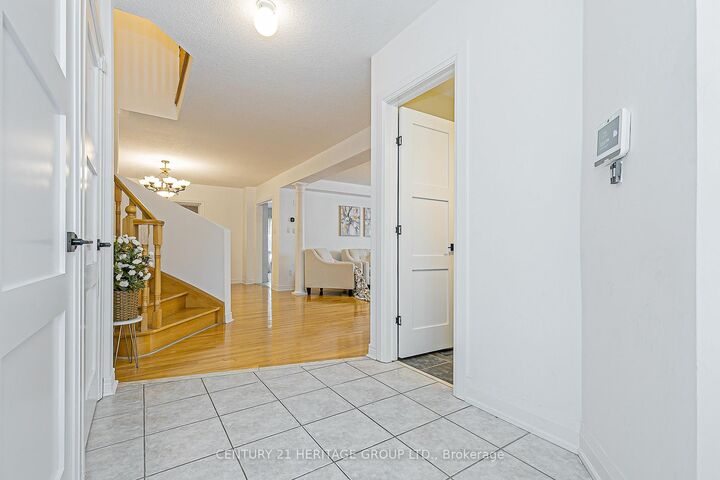 Property Photo: 29 Eminence Road ON L4K 5K1