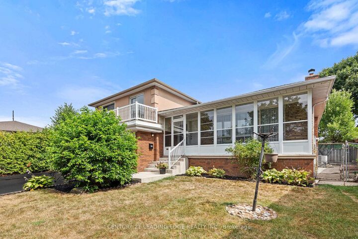 Property Photo: 3651 Broomhill Crescent ON L4Y 3N5