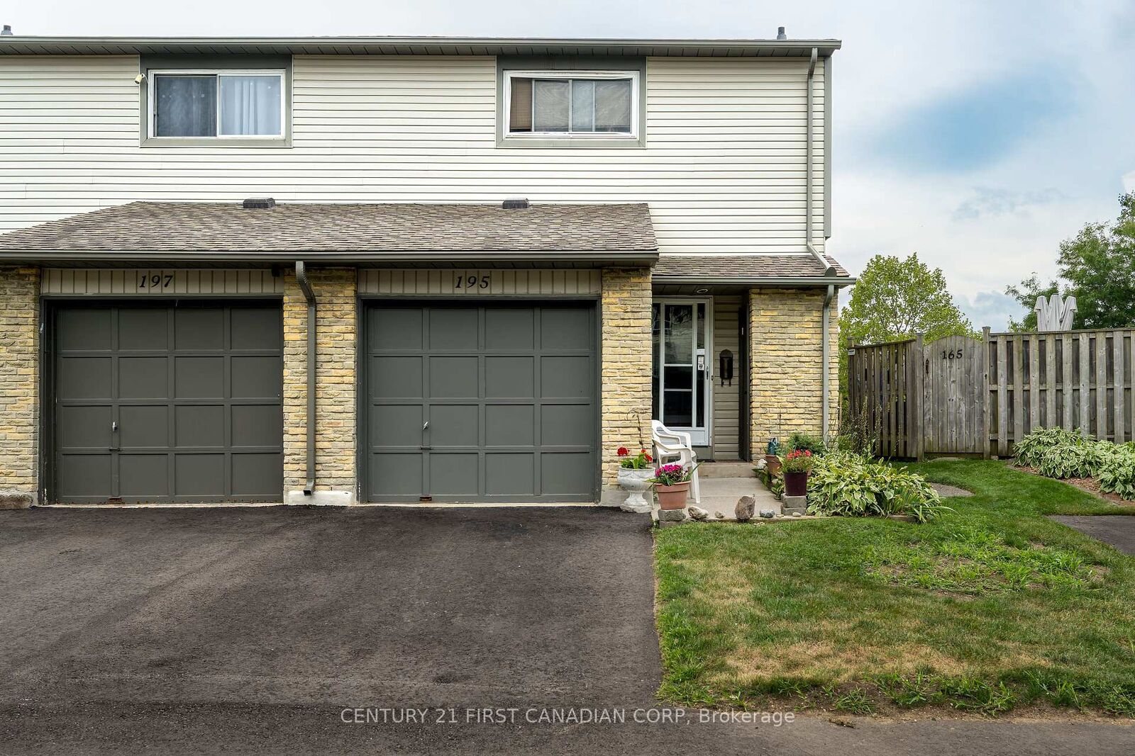 Property Photo: 195 Deveron Crescent ON N5Z 4J7