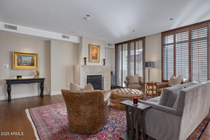 Property Photo:  2402 E Esplanade Lane 1101  AZ 85016 