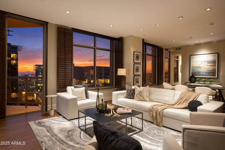 Property Photo: 2402 E Esplanade Lane 1101 AZ 85016