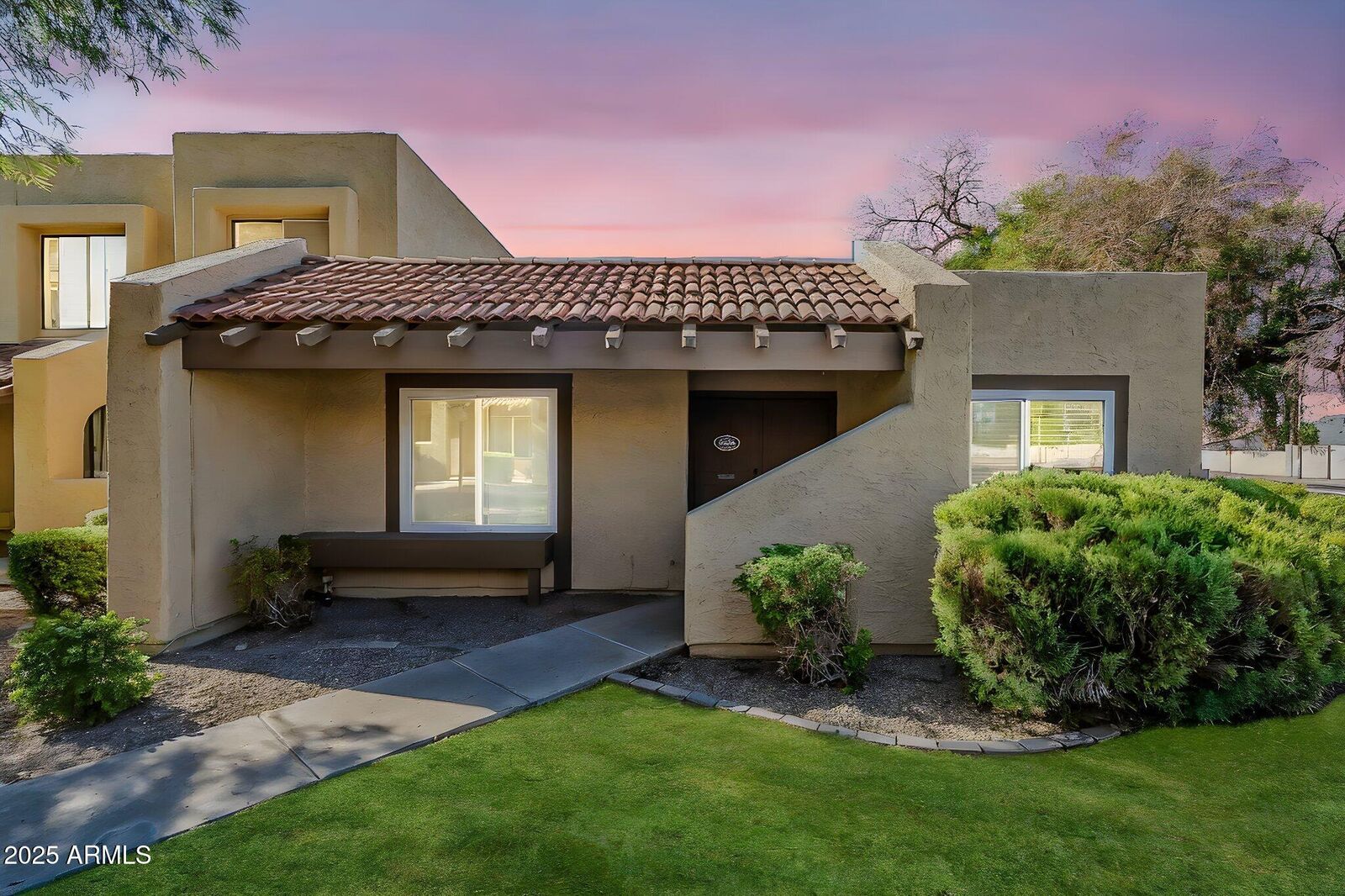 Property Photo: 5848 W Winchcomb Drive AZ 85306