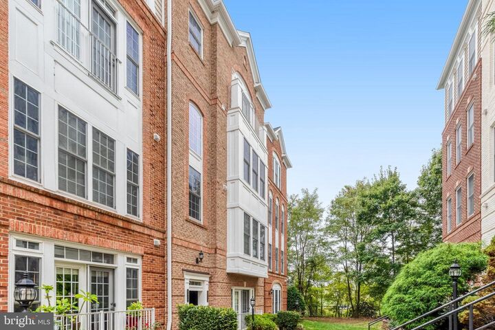 Property Photo:  2313 Brookmoor Lane  VA 22191 