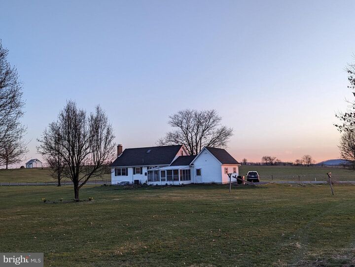 Property Photo:  264 N End Road  PA 19541 