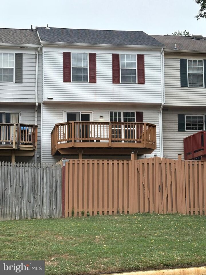 Property Photo: 7653 Stana Court VA 22079