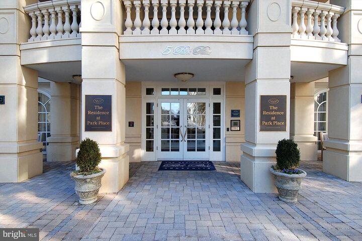 Property Photo: 5 Park Place 224 MD 21401