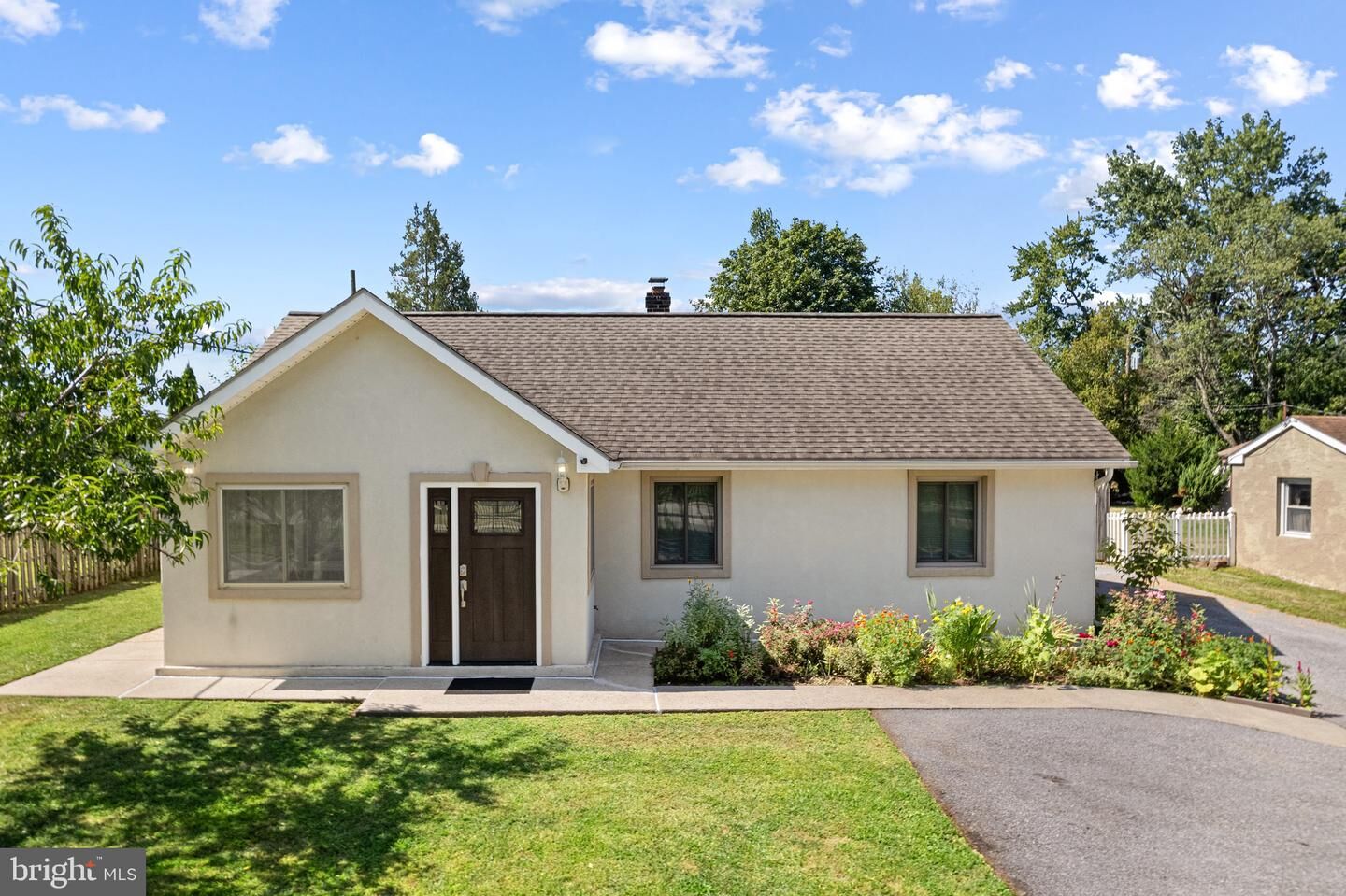 Property Photo: 1402 Sterigere PA 19403
