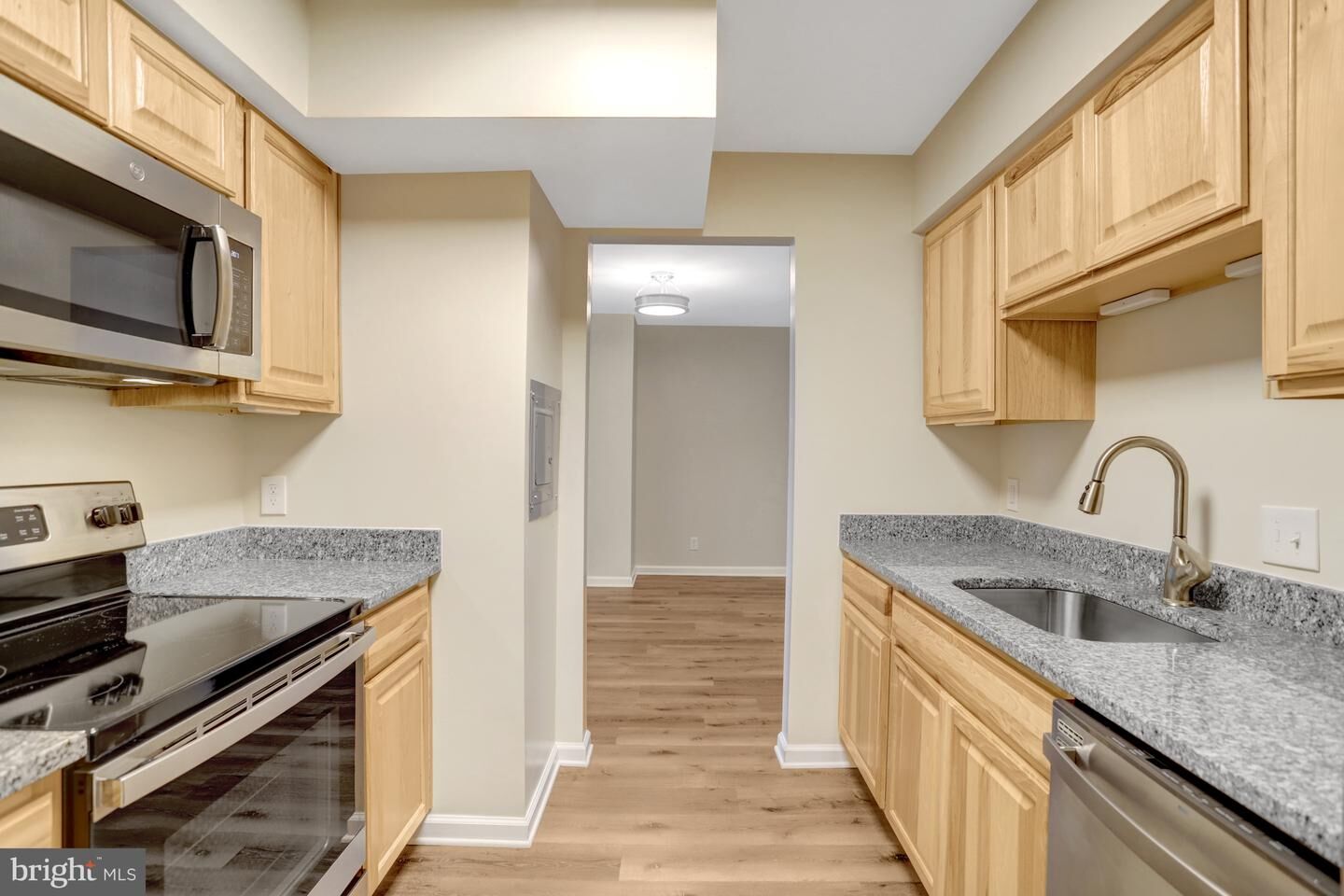 Property Photo: 3800 Fairfax Drive 612 VA 22203