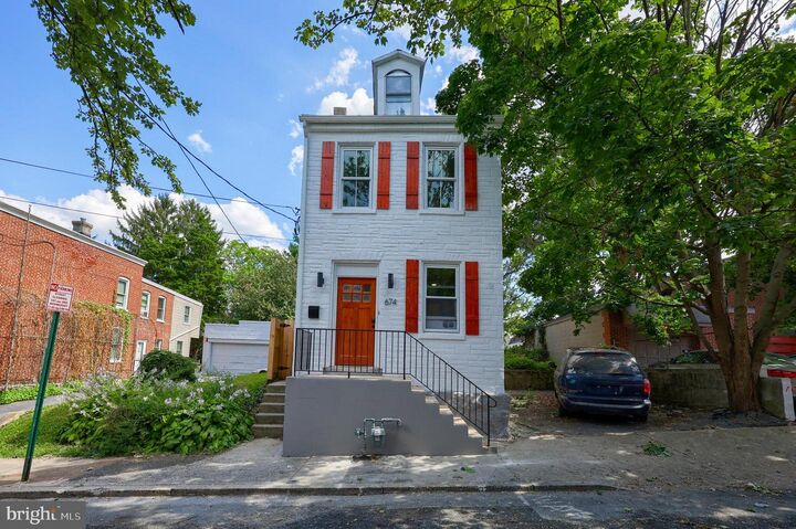 674 W Vine Street  Lancaster PA 17603 photo