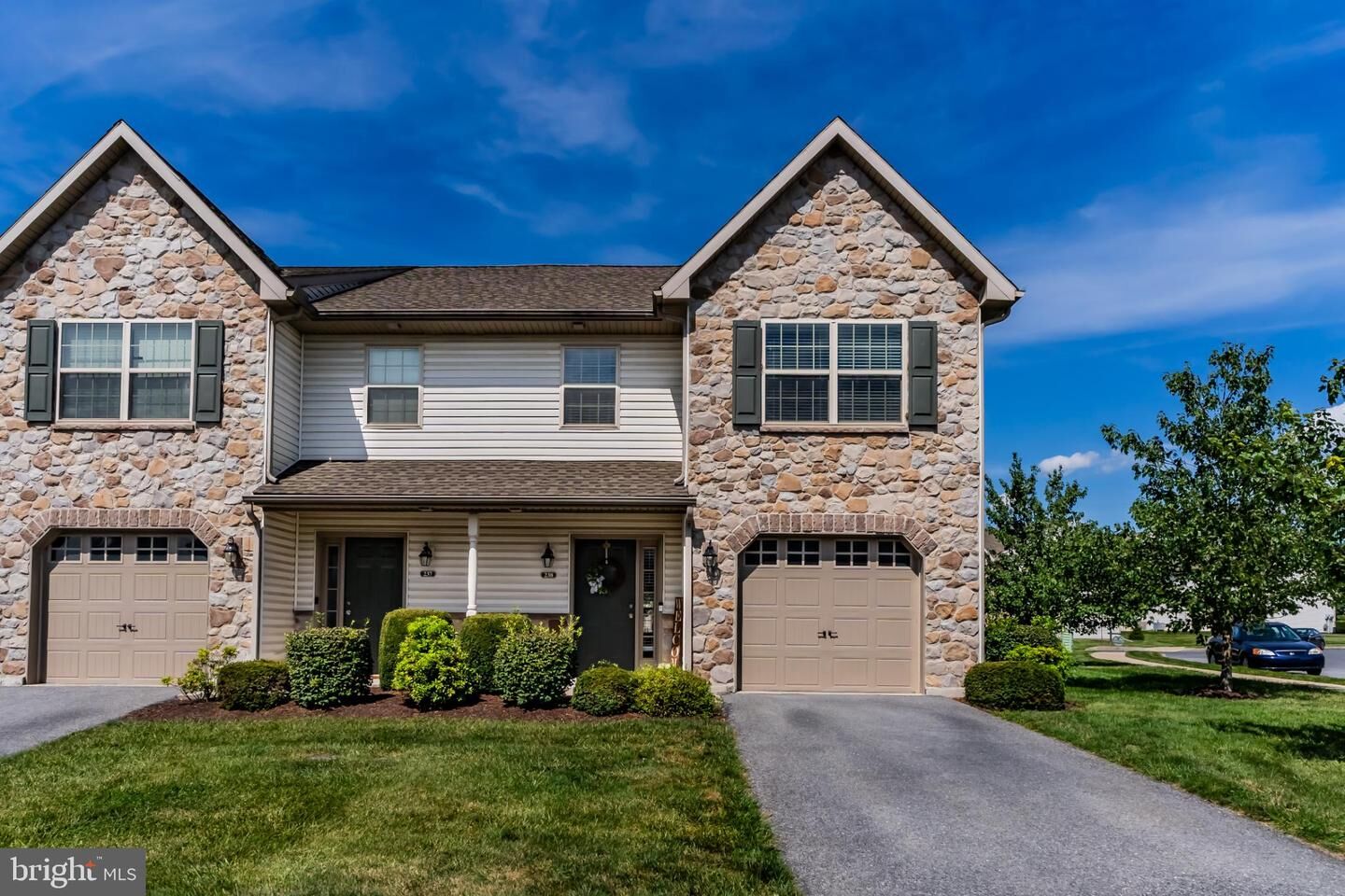 Property Photo:  238 Melbourne Lane  PA 17055 