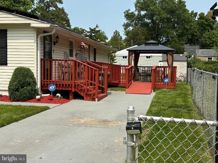 Property Photo: 419 Ashleaf Avenue MD 20743