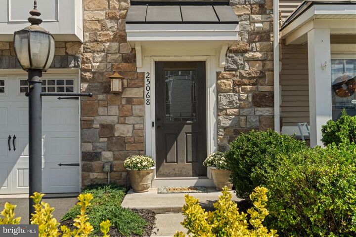 Property Photo: 25068 McCulley Terrace VA 20105