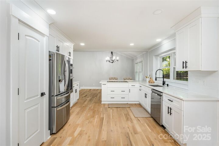 Property Photo: 4501 Brookwood Road NC 28215