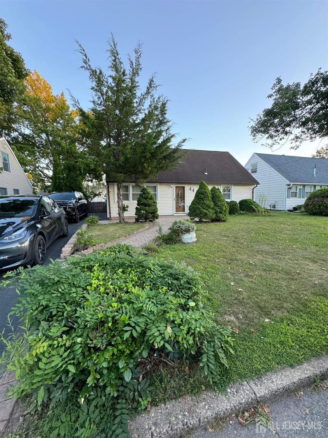 Property Photo: 44 W Arthur Place NJ 08830