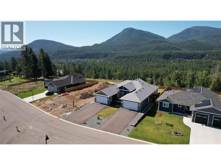 739 St Mary River Drive — photo 1