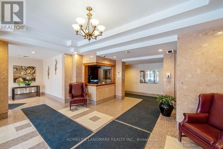 Property Photo: 55 Elm Drive West 2014 ON L5B 3Z3