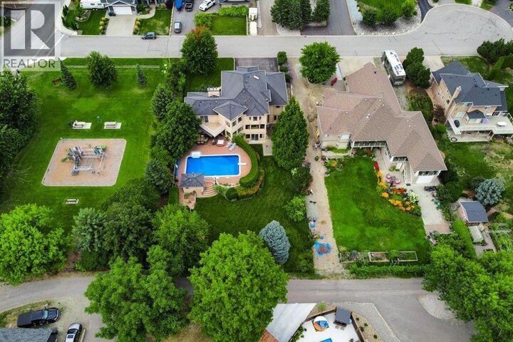 Property Photo: 1061 Avondale Place BC V1Z 3J9