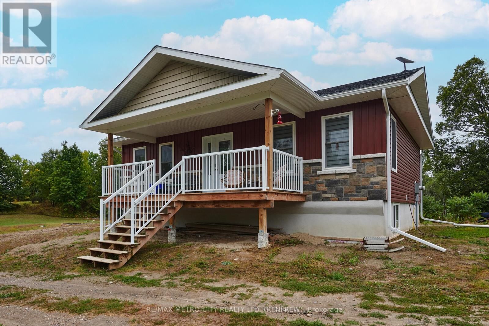 Property Photo: 132 Stufko Road ON K7V 3Z7