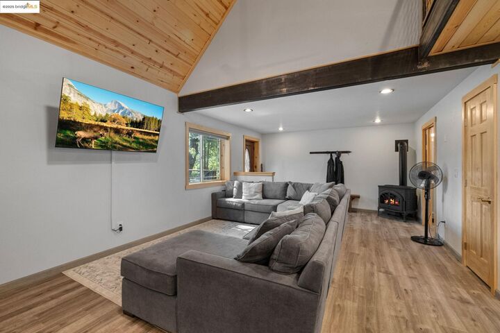 Property Photo: 24118 Palapeta Ln CA 95346