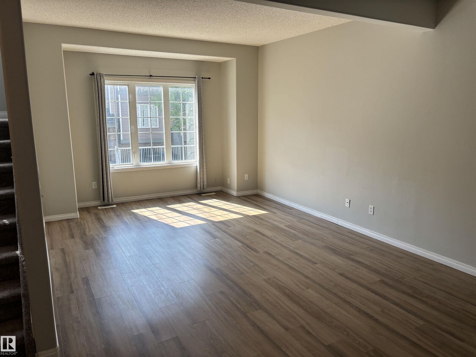 Property Photo:  5102 30 Avenue 21  AB T4X 0A9 