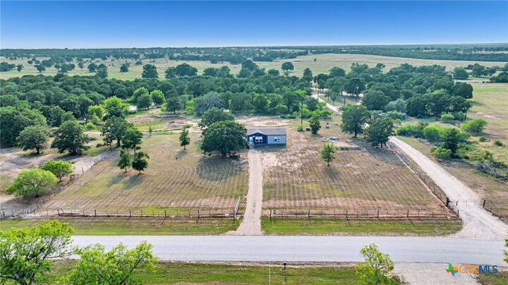Property Photo: 400 Woody Hollow Road TX 78648