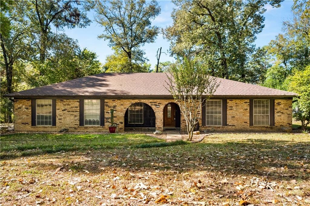 Property Photo: 8519 Fairway Drive LA 71360