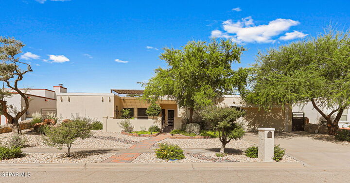 605 Cresta Alta Drive  El Paso TX 79912 photo