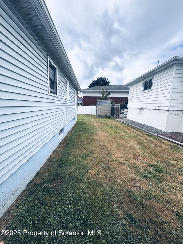 Property Photo: 609 W Lackawanna Avenue PA 18447