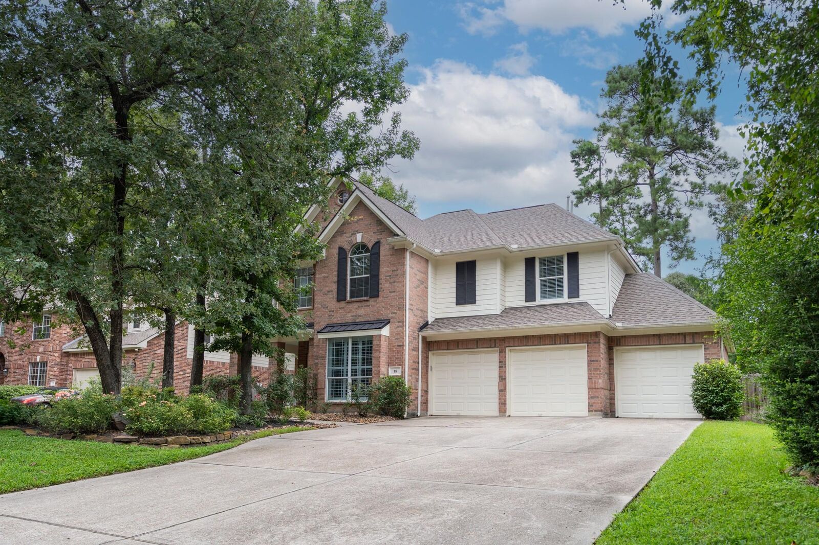 Property Photo:  18 Westward Ridge Place  TX 77384 