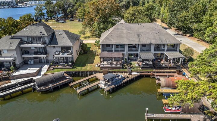 Property Photo: 356 Old Aqua Landing W TX 77356