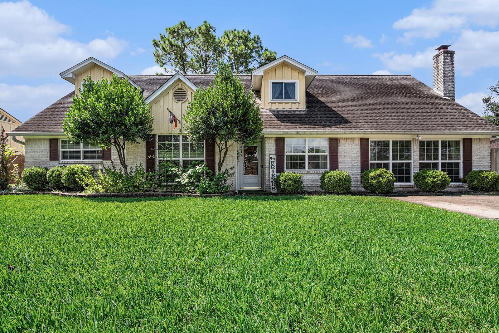 Property Photo:  8019 Sharpview Drive  TX 77036 