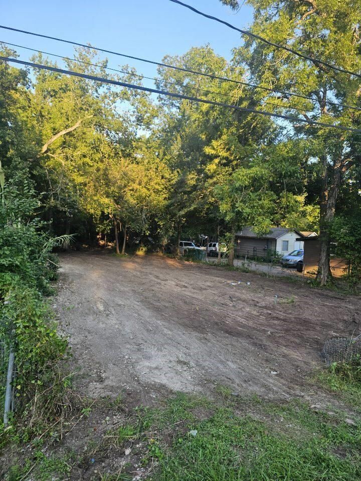 Property Photo:  400 S 13th Street  TX 77301 