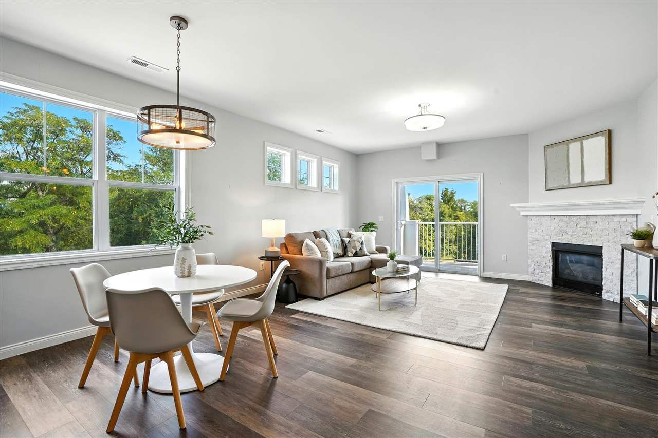 Property Photo: 2176 Willenbrock Cir IA 52245