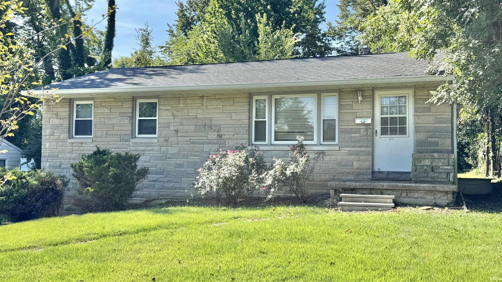 Property Photo: 2612 E 7th Street IN 47408