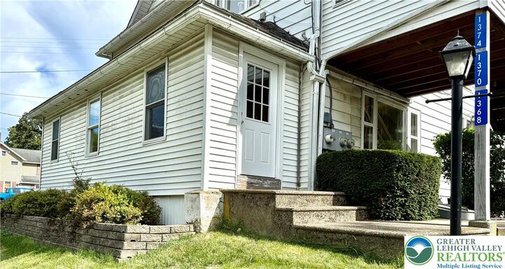 Property Photo:  1368 Five Points Richmond Road  PA 18013