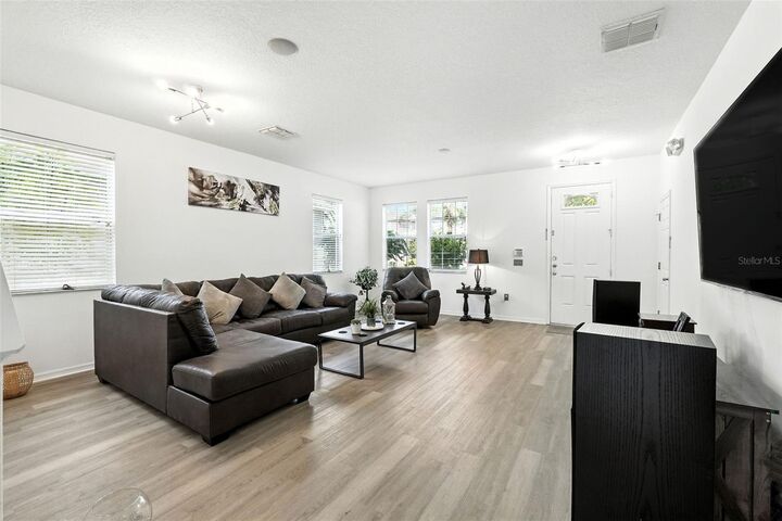 Property Photo: 2714 Portchester Court FL 34744