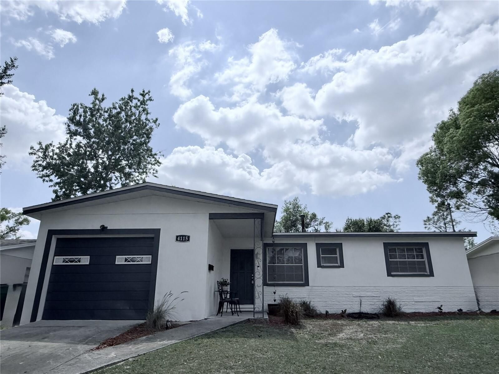 Property Photo: 4115 E Okara Road FL 33617