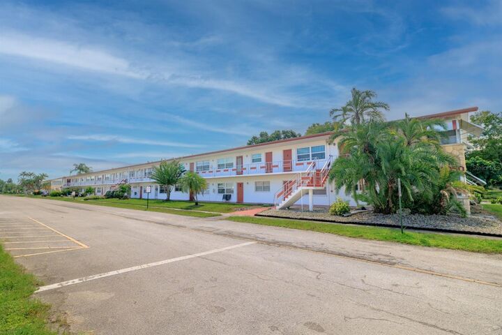 Property Photo:  2050 58th Avenue N 25  FL 33714 