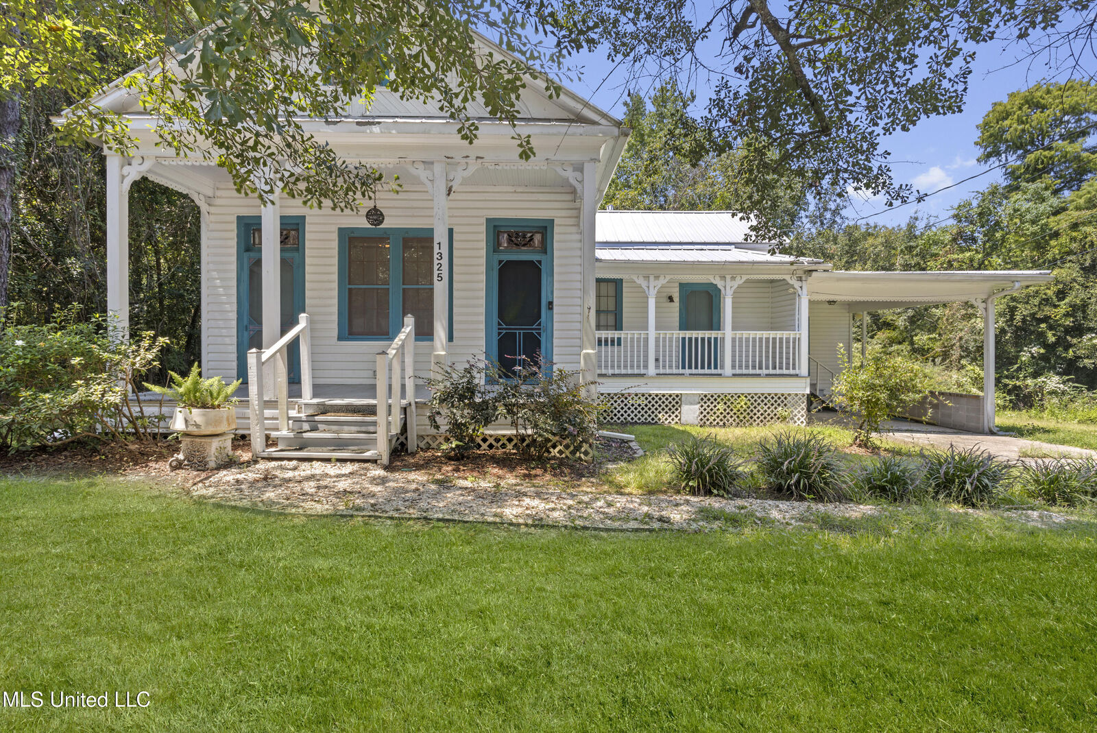 Property Photo: 1325 Harrison Road MS 39507