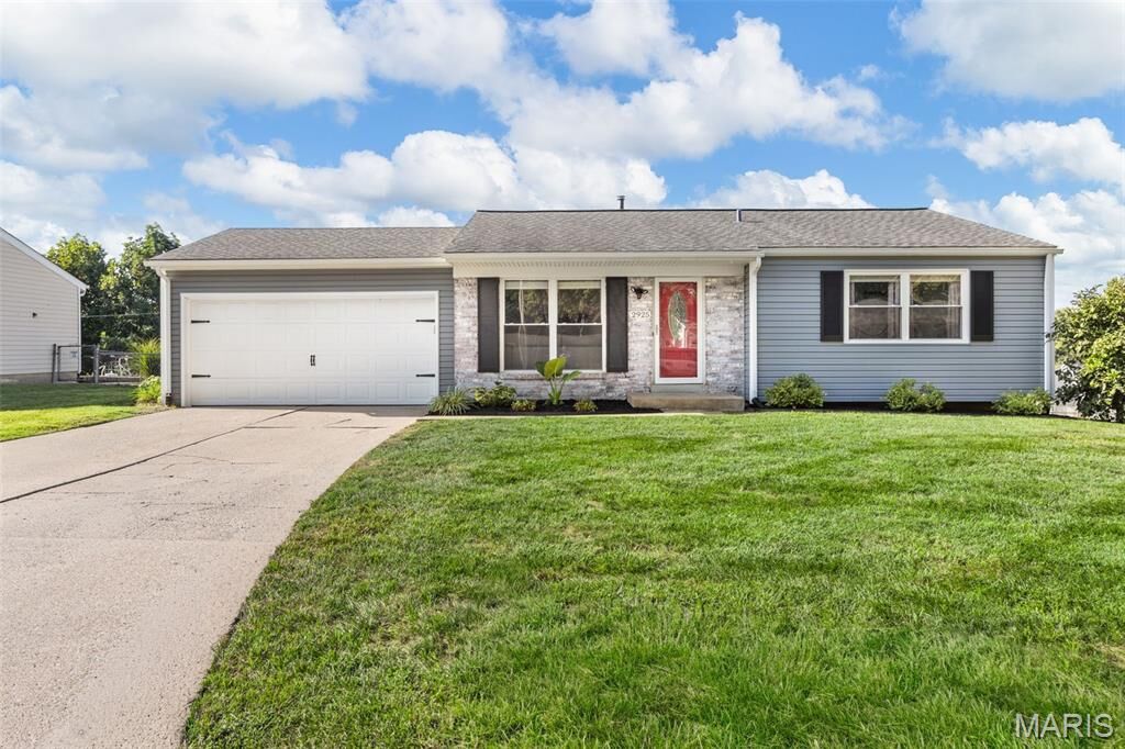 Property Photo: 2925 Nantwich Lane MO 63301